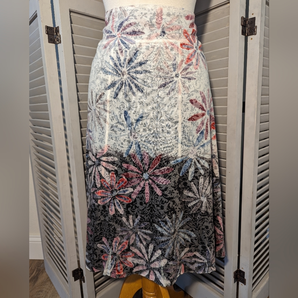 Floral polyester/rayon skirt